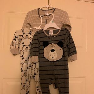 3 quantity sleepers set for baby boy (barely worn)